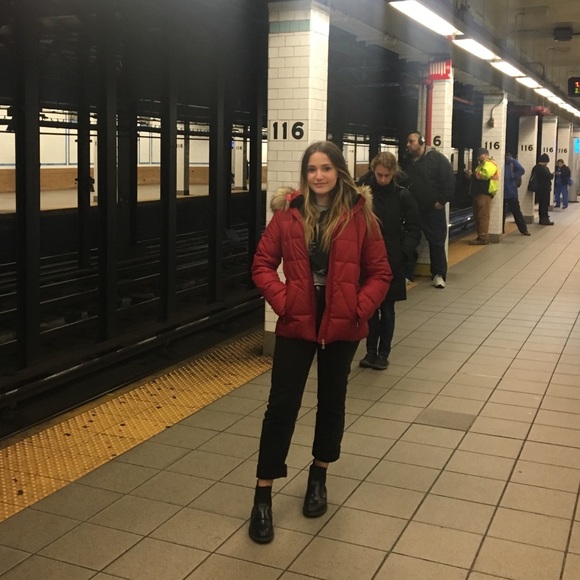 Meet your Posher, Mia - Picture 1 of 1